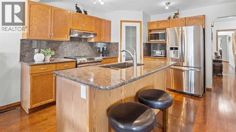 323 Mt Cornwall Circle SE Calgary AB T2Z2J7