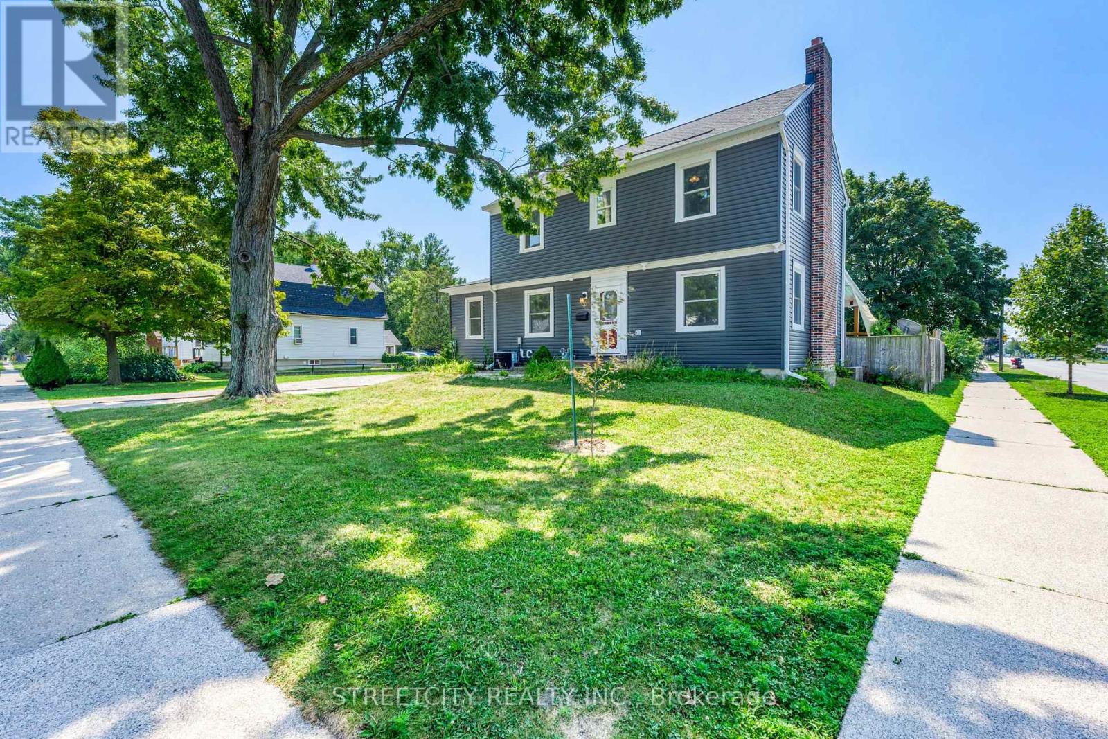 703 WELLINGTON STREET