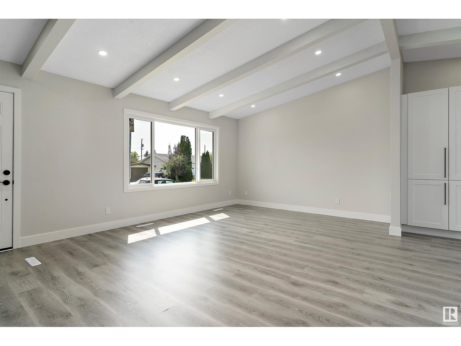 13236 67 ST NW