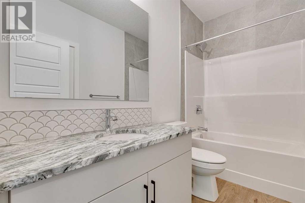 350 Hotchkiss Manor SE