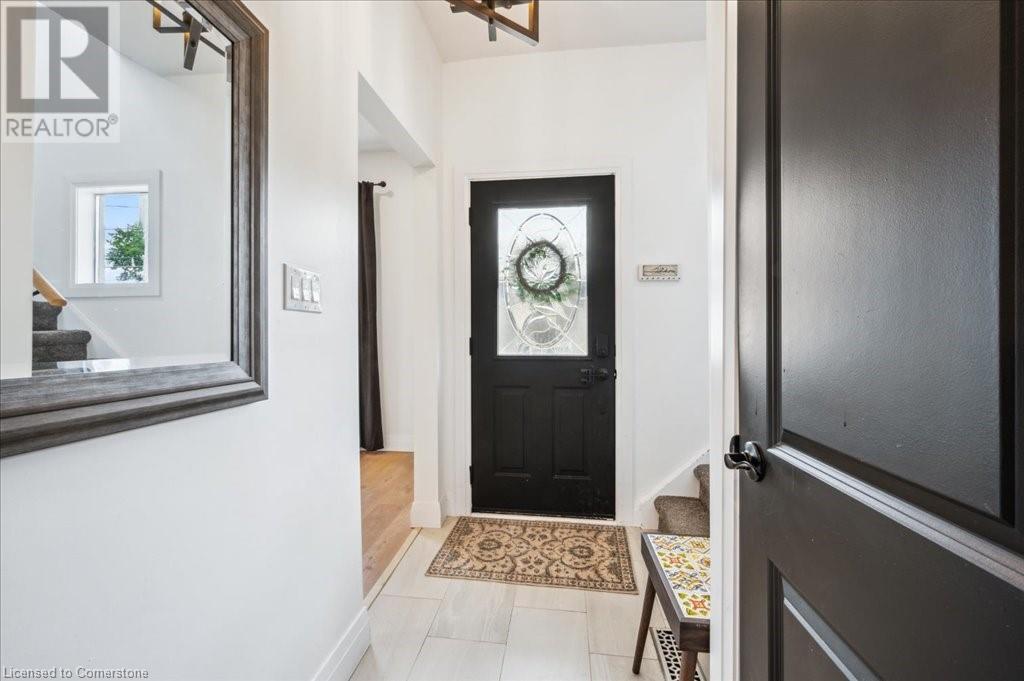 1124 QUEENSTON Road