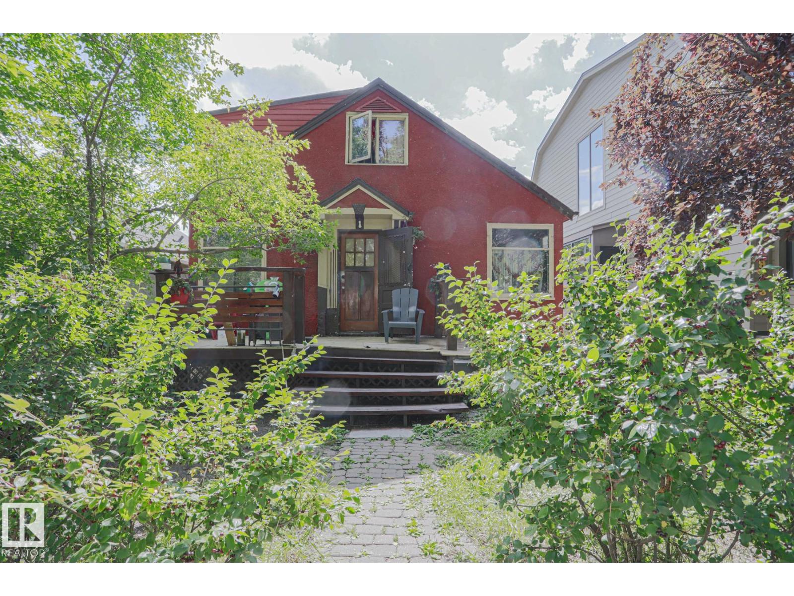 9731 89 AV NW