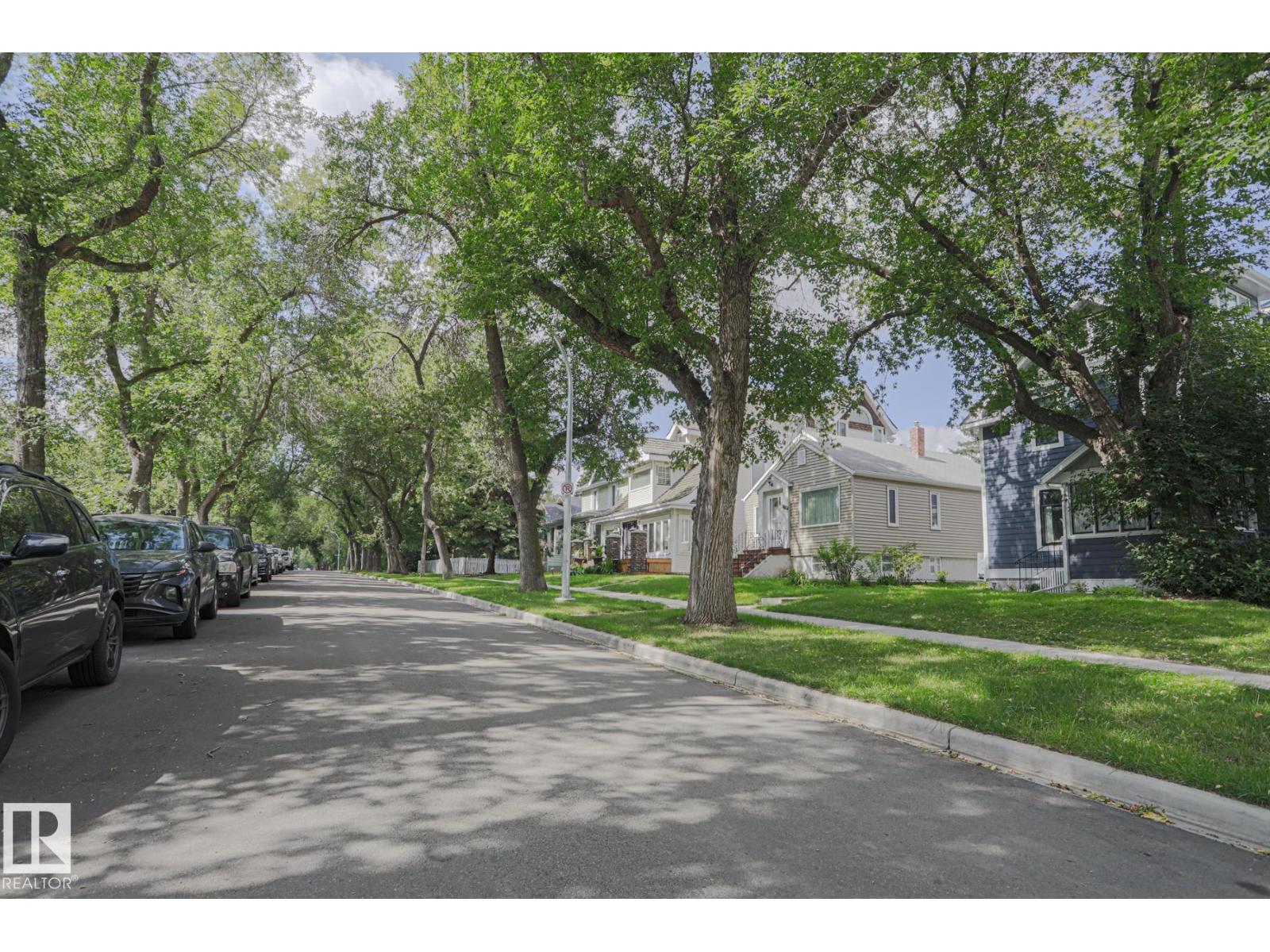 9731 89 AV NW