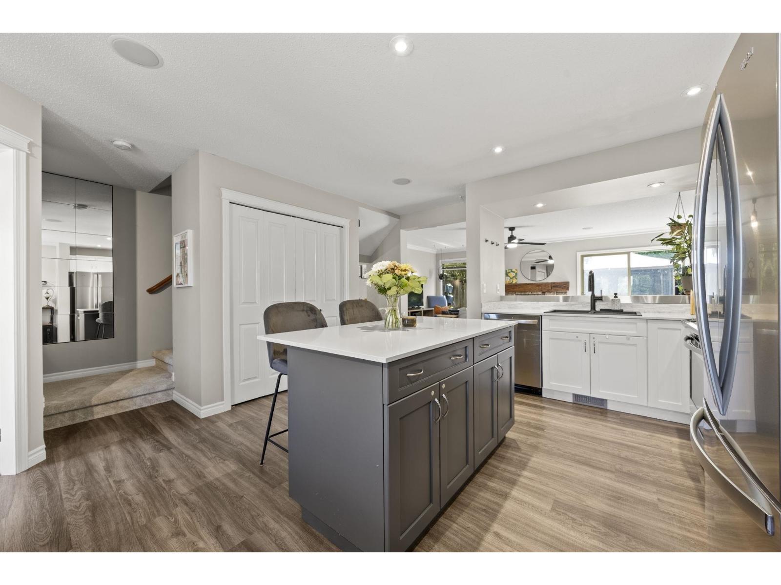 21 46840 RUSSELL ROAD|Promontory