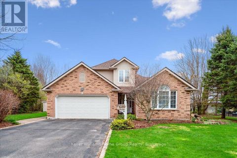 24 SUNNYBRAE CRESCENT Centre Wellington (Fergus) ON N1M3L9