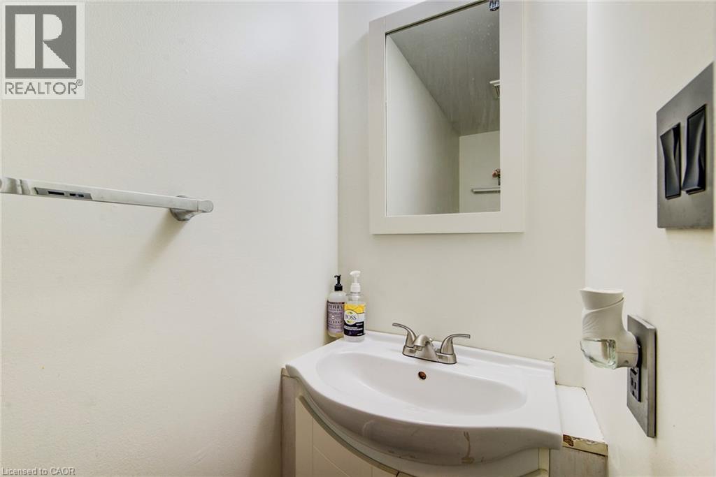 15 GREEN VALLEY Drive Unit# 27