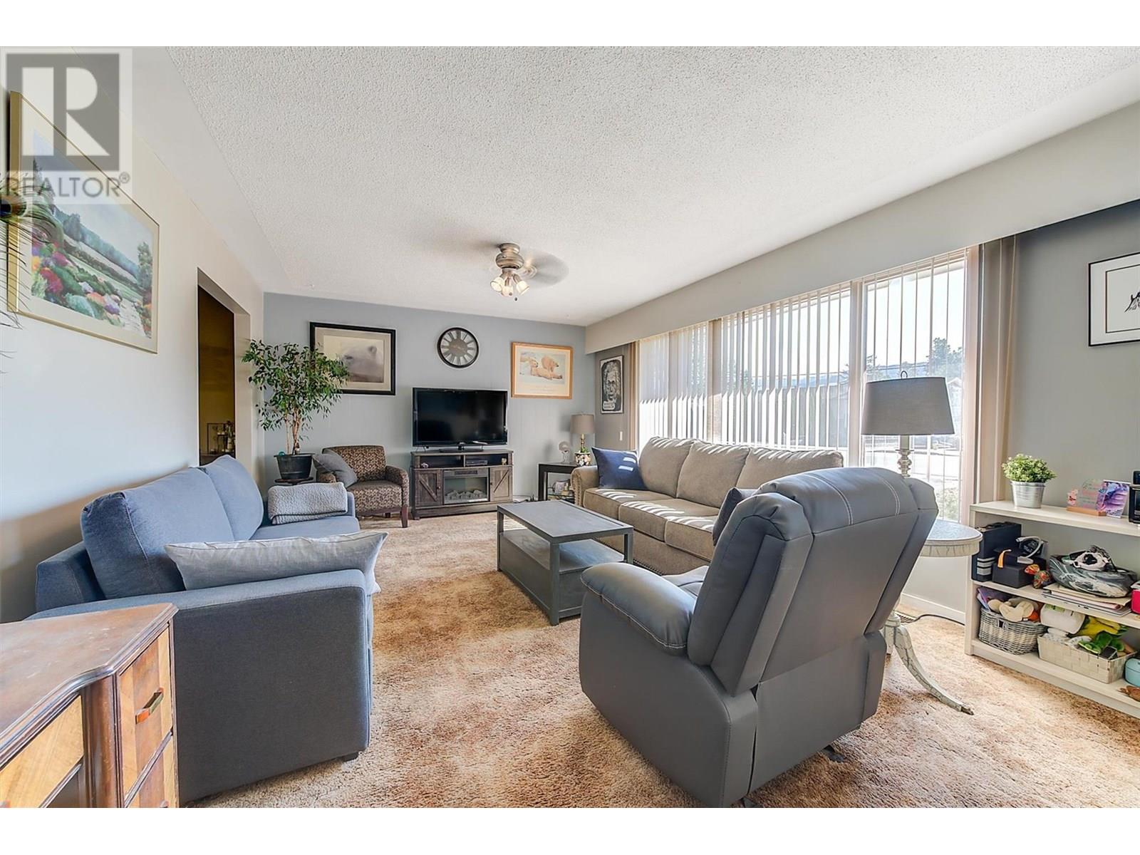 280 Dougall Road S
