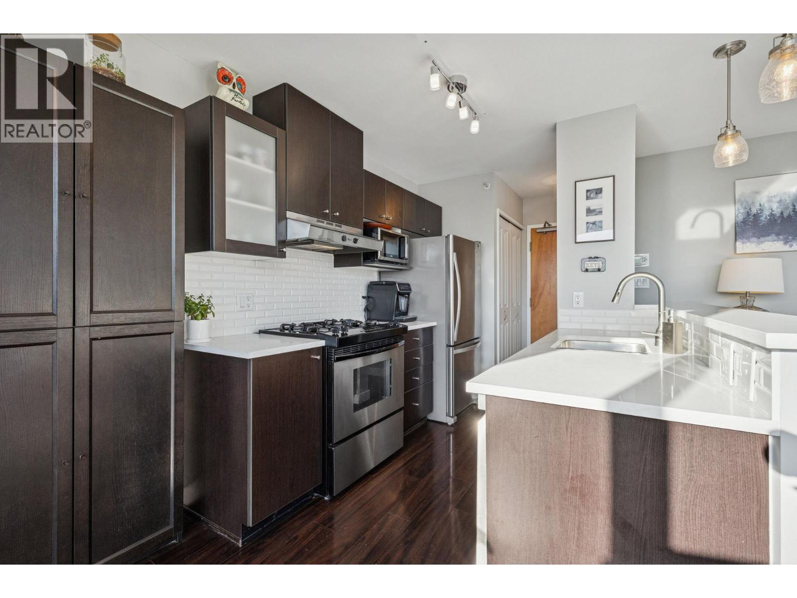 1001 124 W 1ST STREET