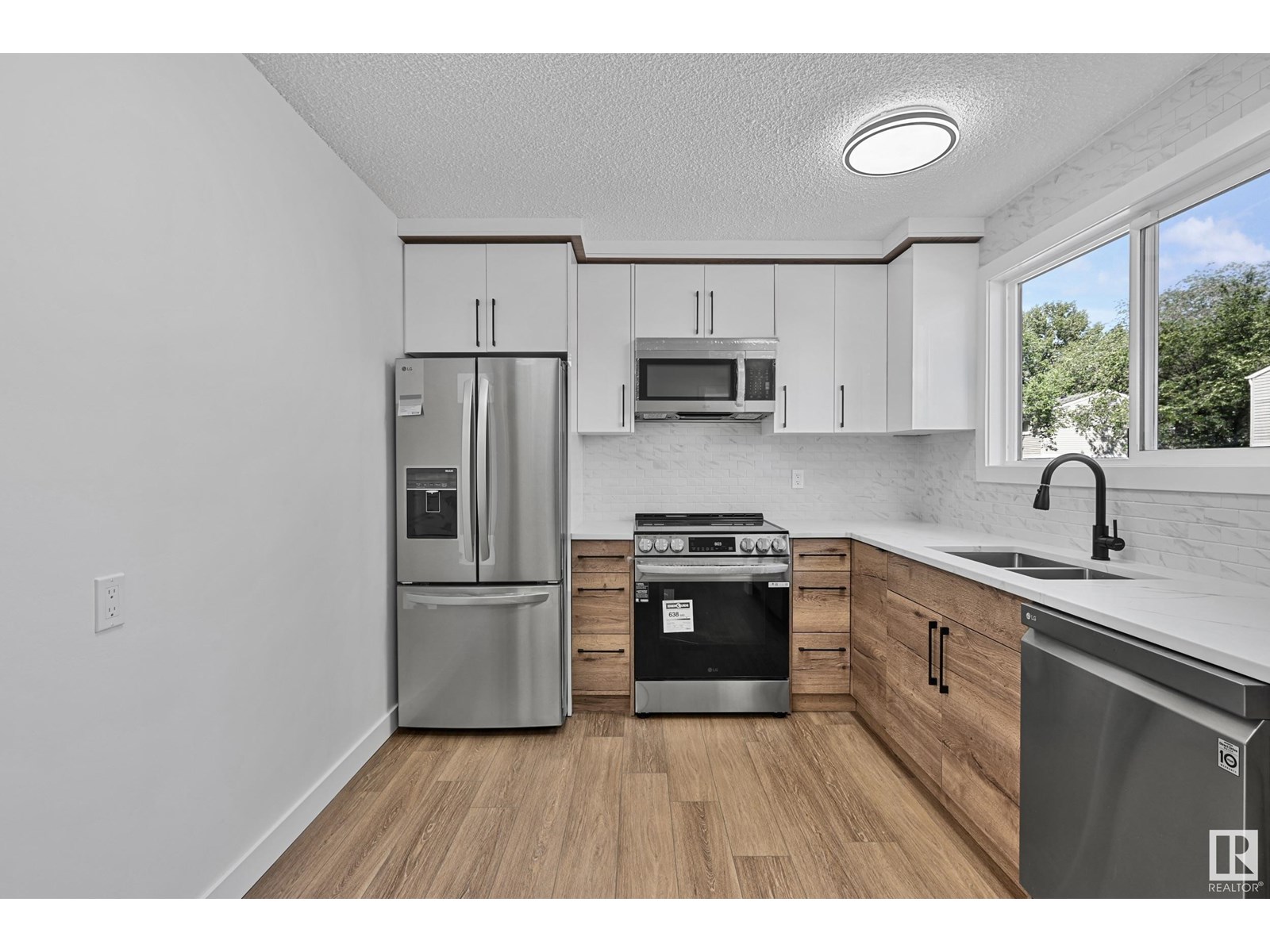 416 HERMITAGE RD NW