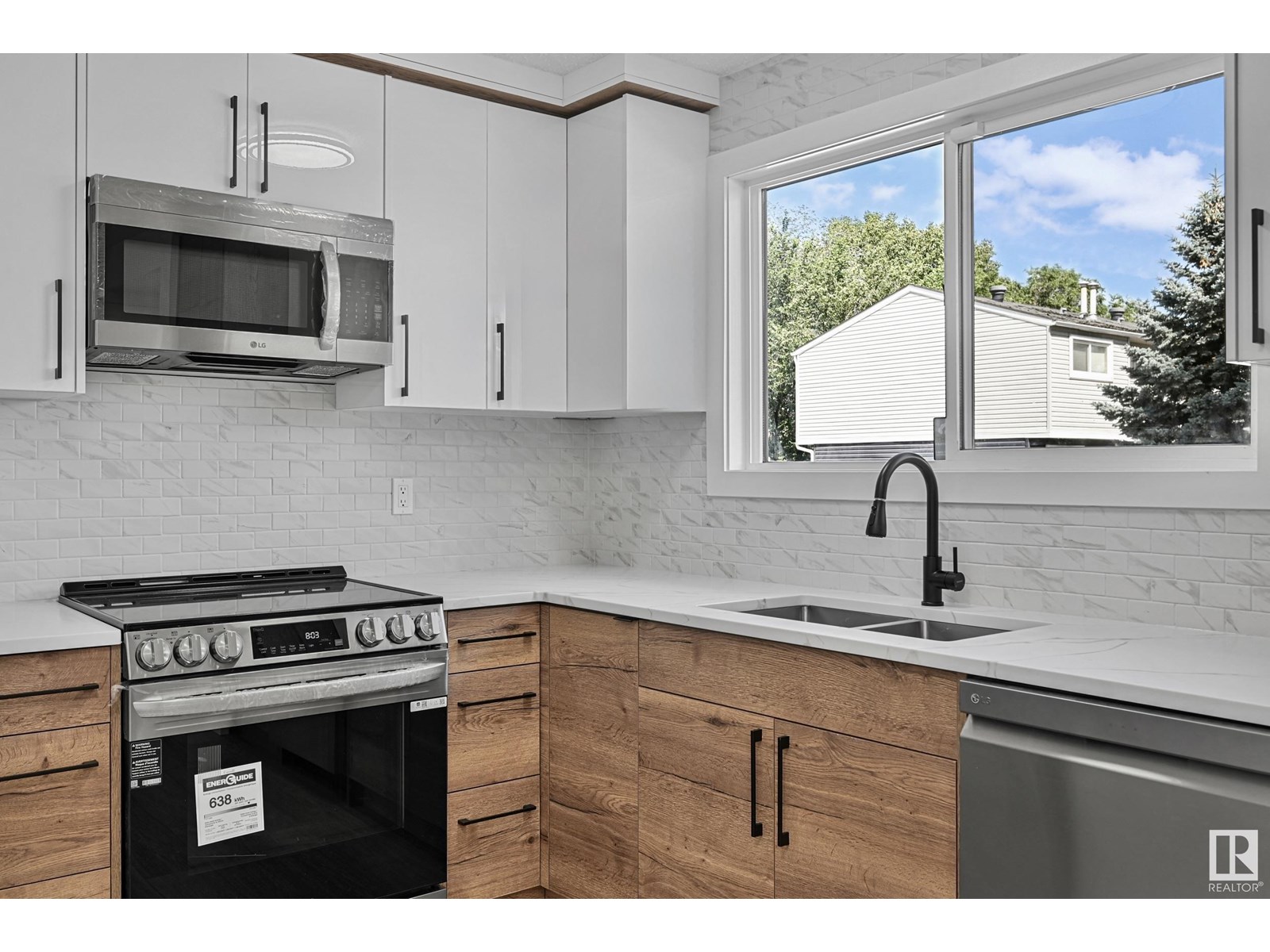 416 HERMITAGE RD NW