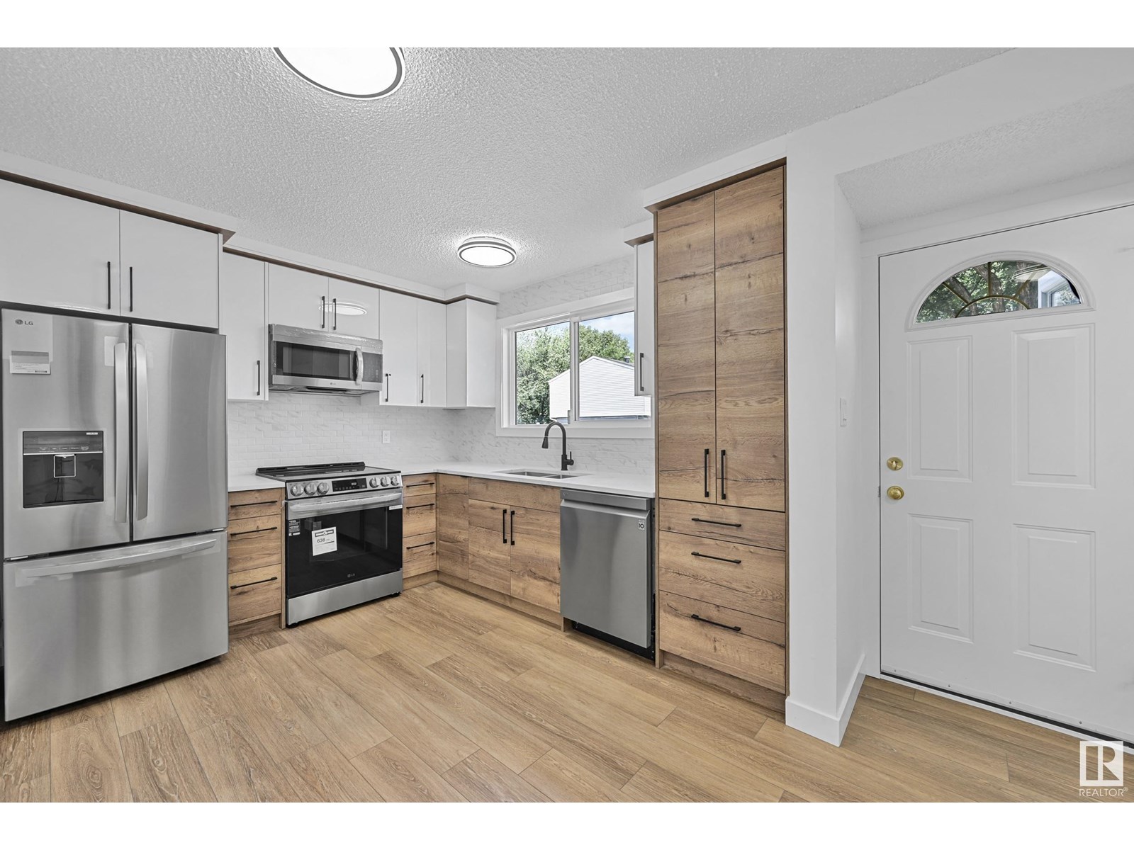 416 HERMITAGE RD NW