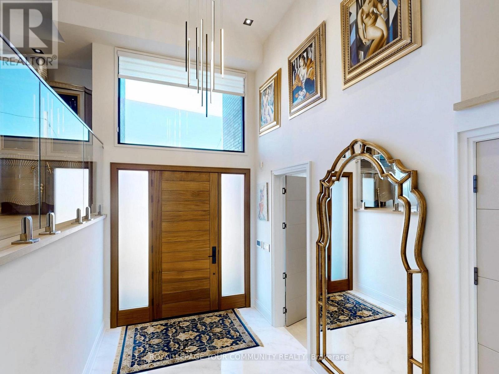 127 ELGIN MILLS ROAD W