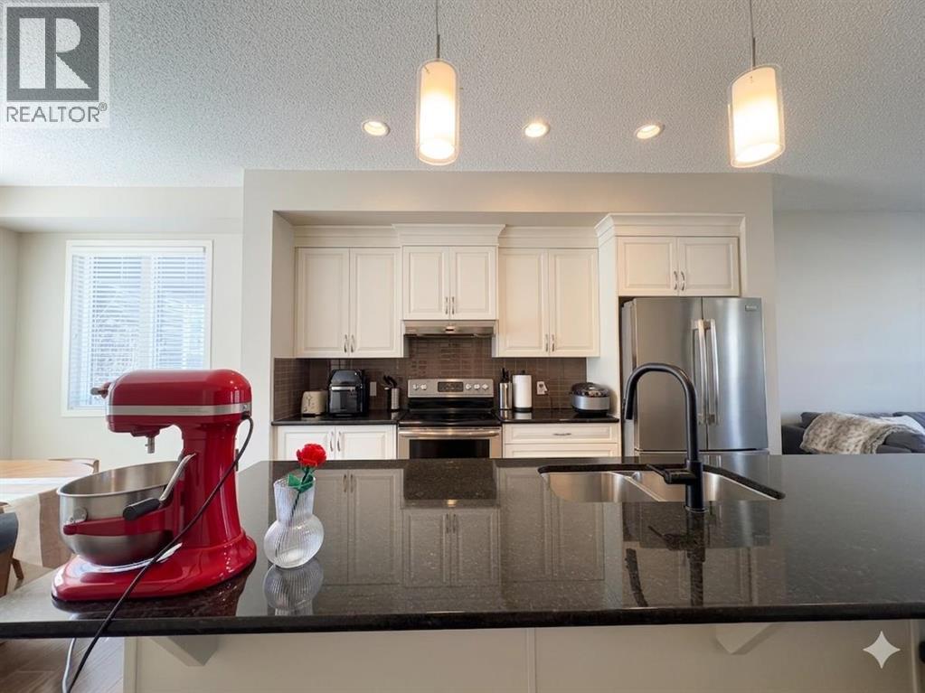 535 Panatella Walk NW