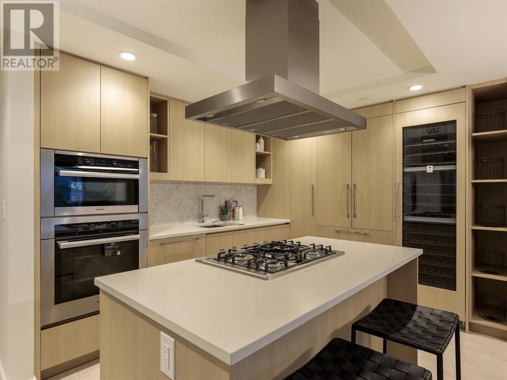 911 1768 COOK STREET