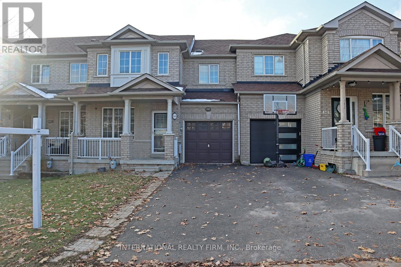 Photo 1 of 32 — 340 FLAGSTONE WAY, Newmarket (Woodland Hill), ON L3X2R8