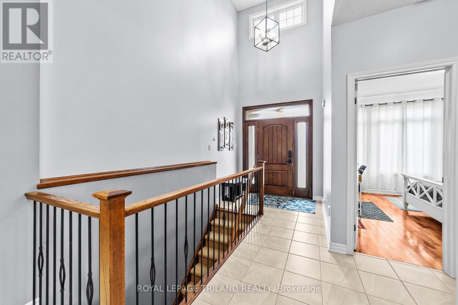 3194 PINCOMBE DRIVE