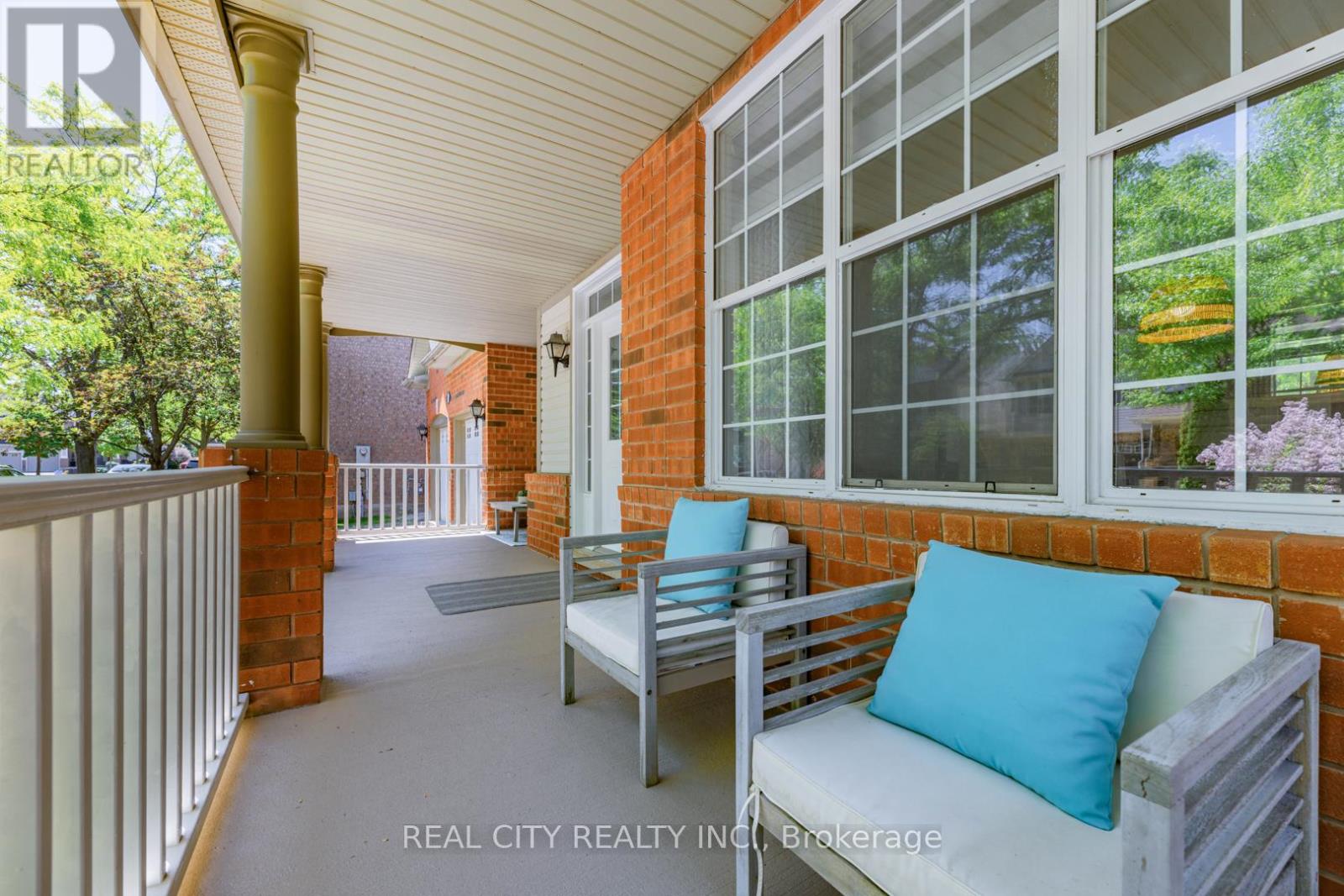 1580 EARL CRESCENT