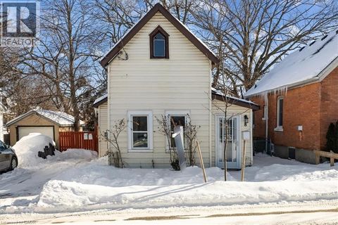 8 TASKER Street St. Catharines ON L2R3Z8