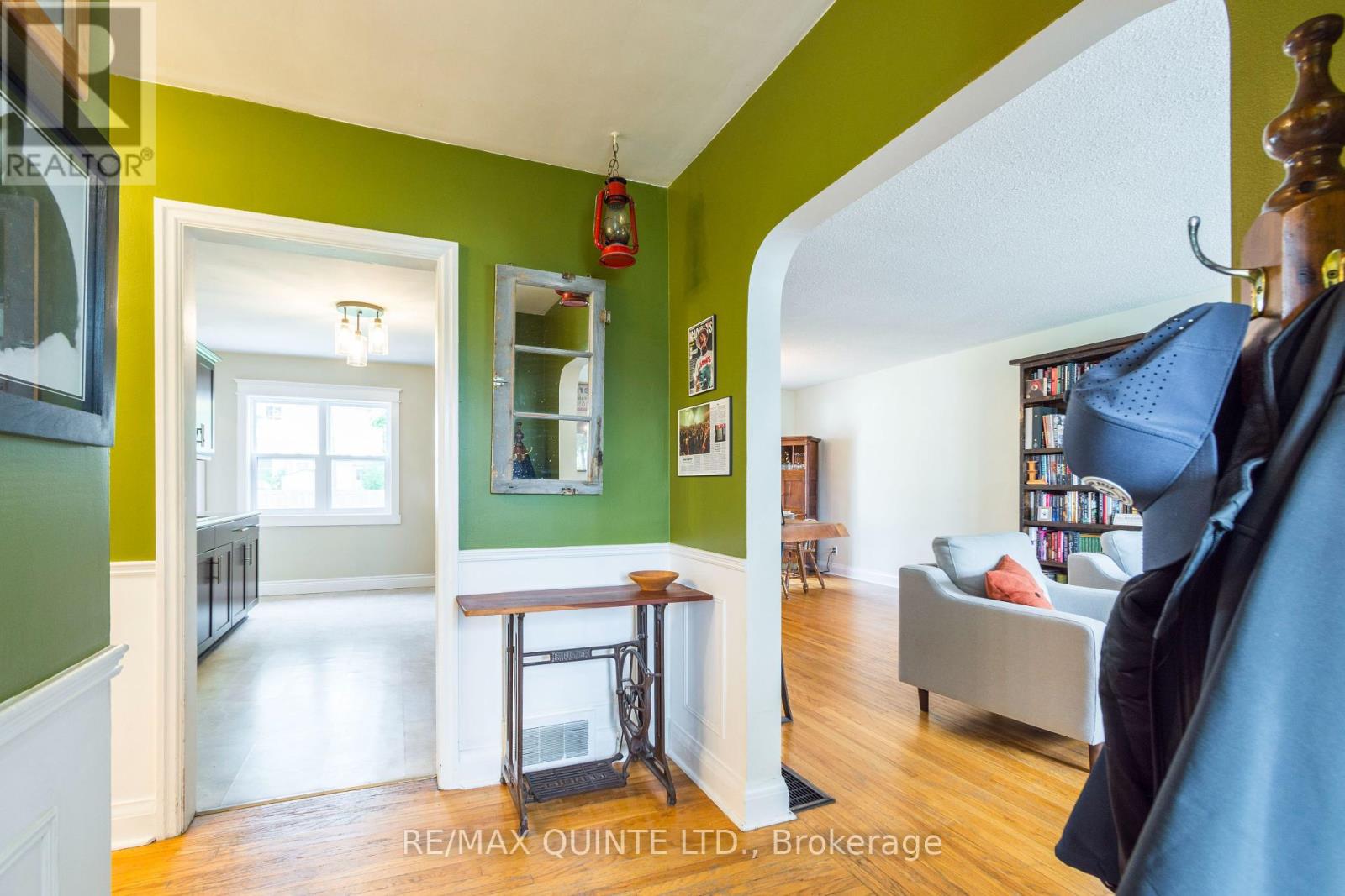 16 MACDONALD GARDENS