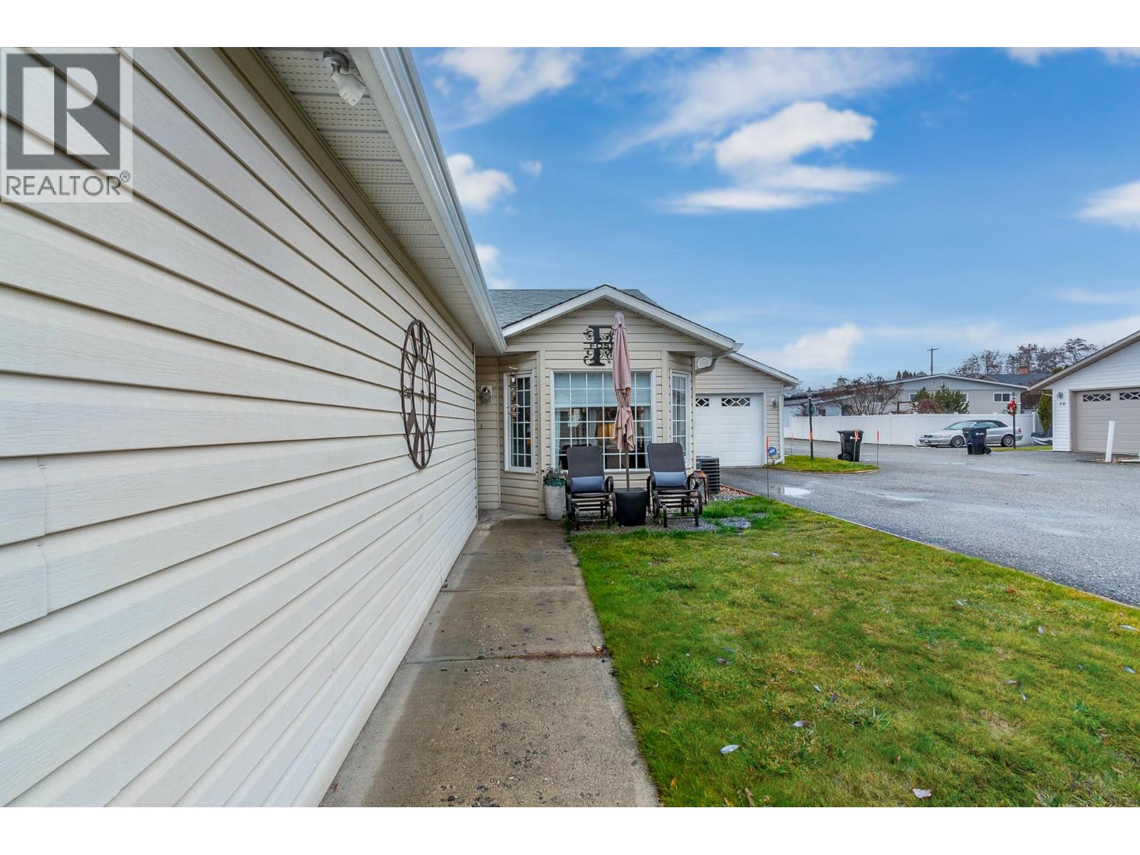 3502 24 Avenue Unit# 2