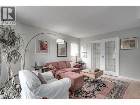 406 998 W 19TH AVENUE Vancouver BC V5Z1X5