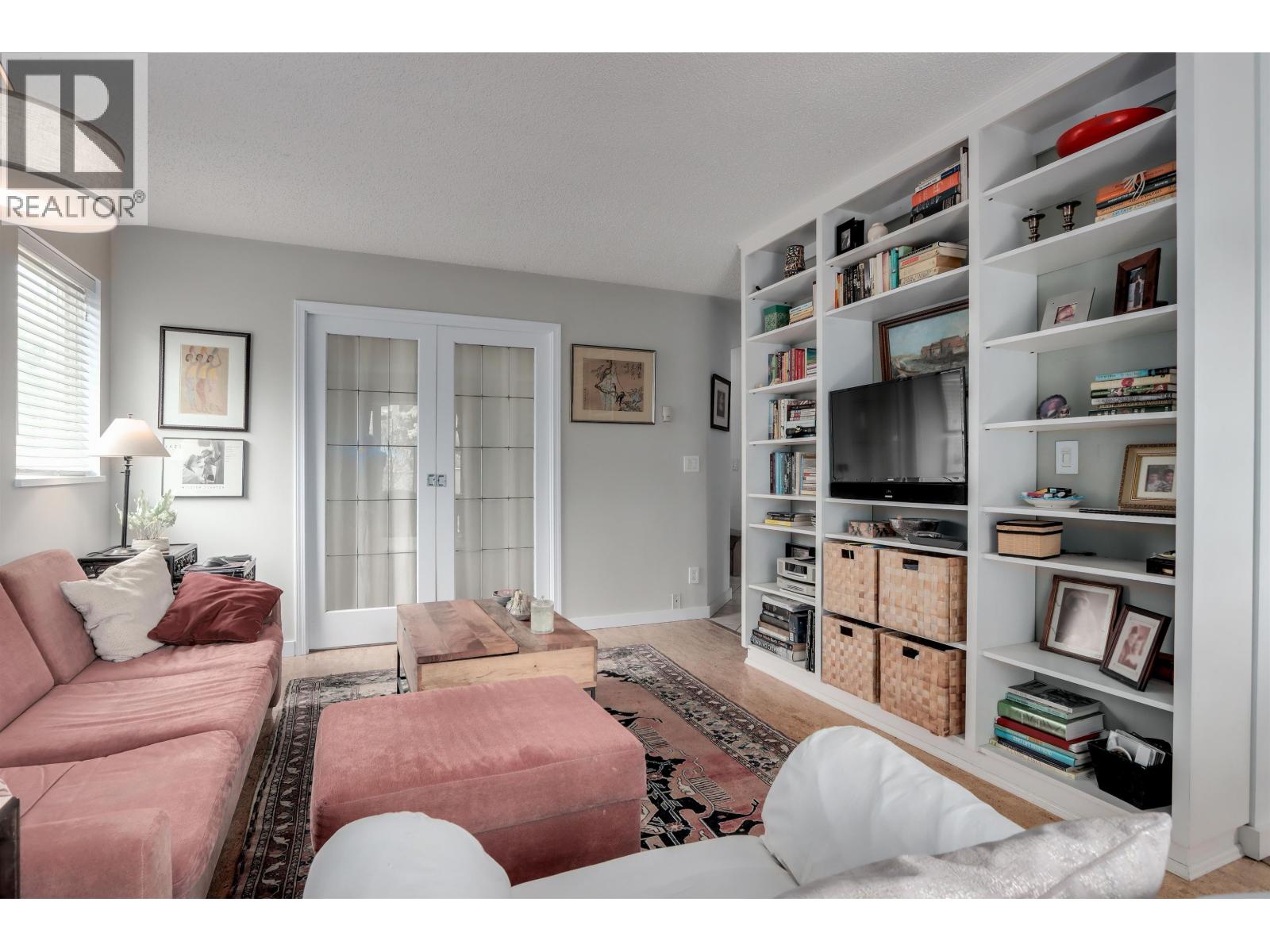 406 998 W 19TH AVENUE