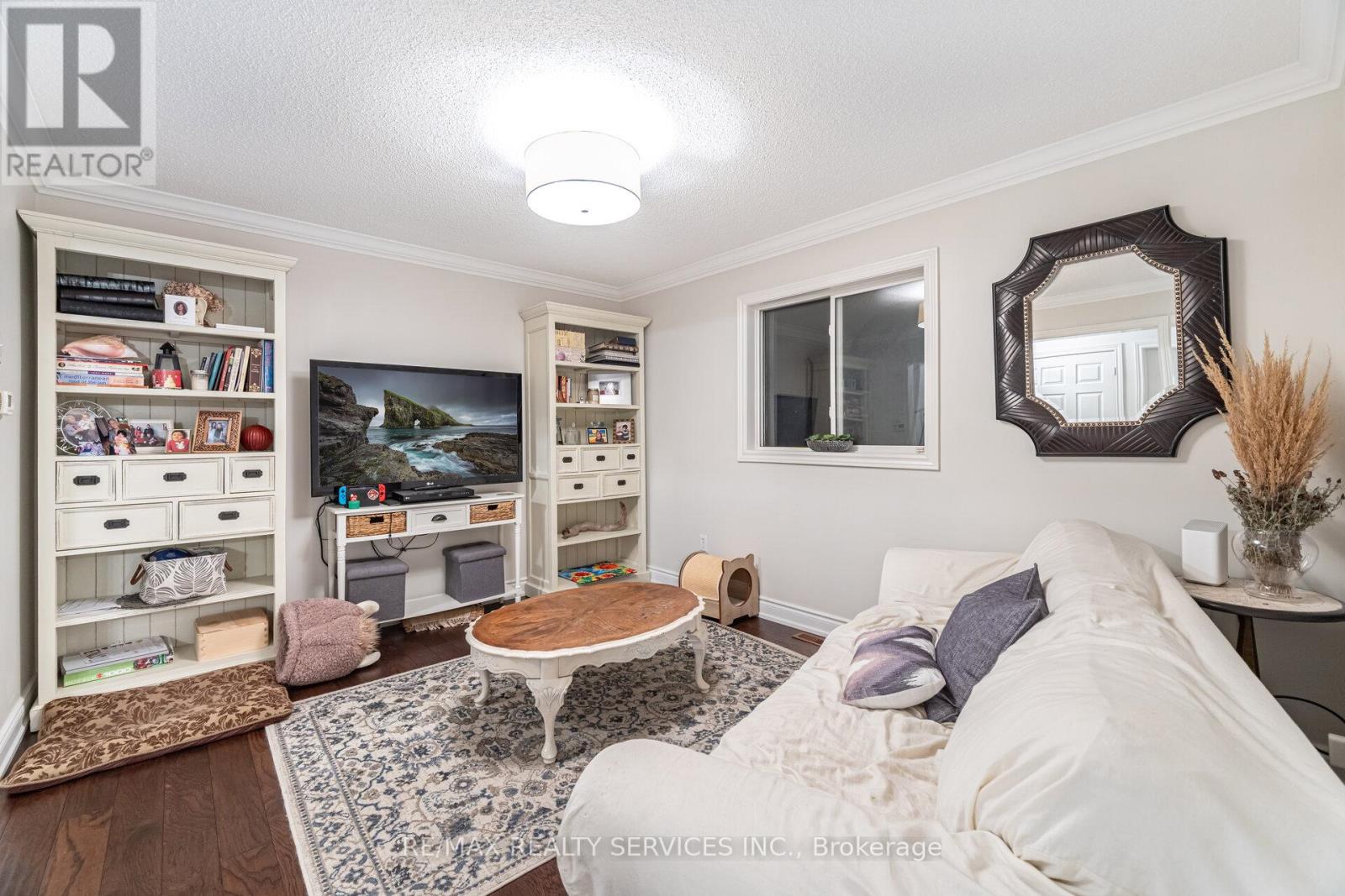 13 EMILY CARR CRESCENT