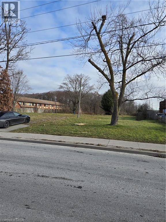 862 NIAGARA Street N