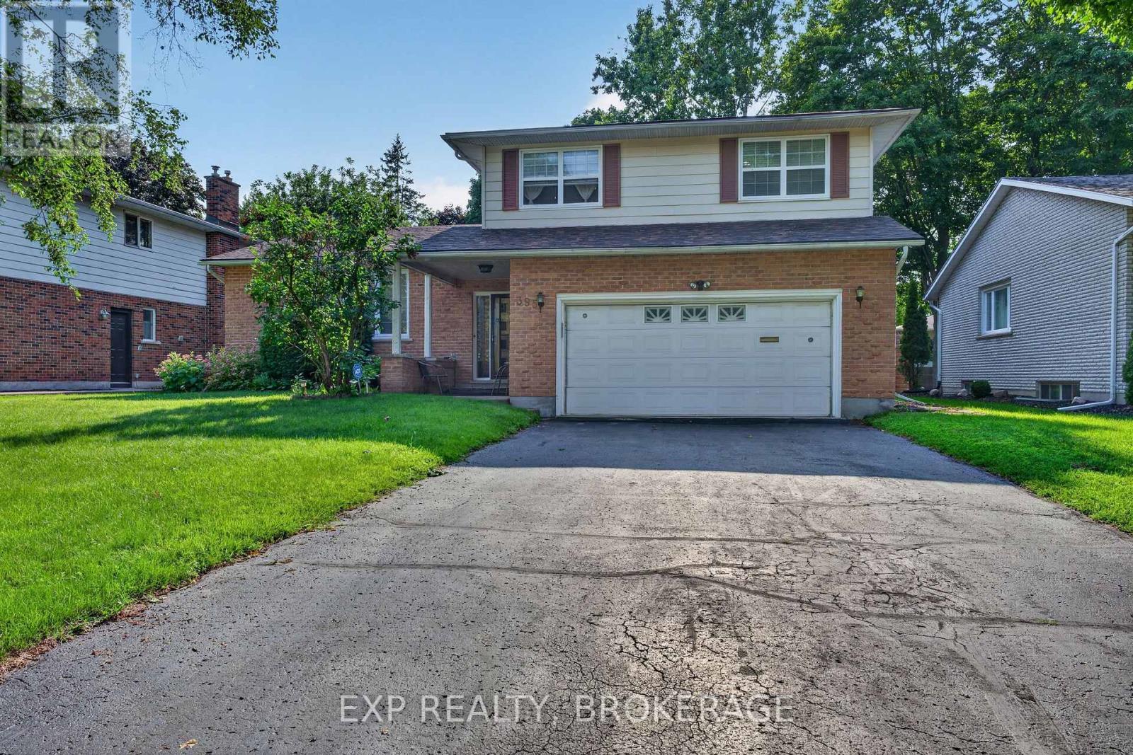 395 CARRIE CRESCENT