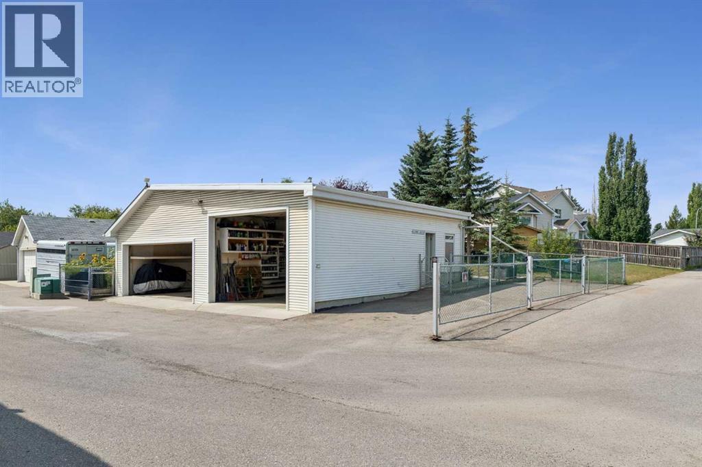 246 Mt Lorette Place SE