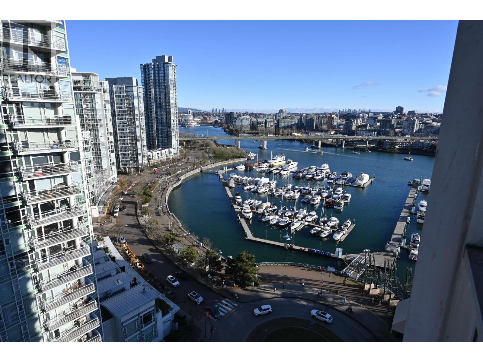 2002 1201 MARINASIDE CRESCENT