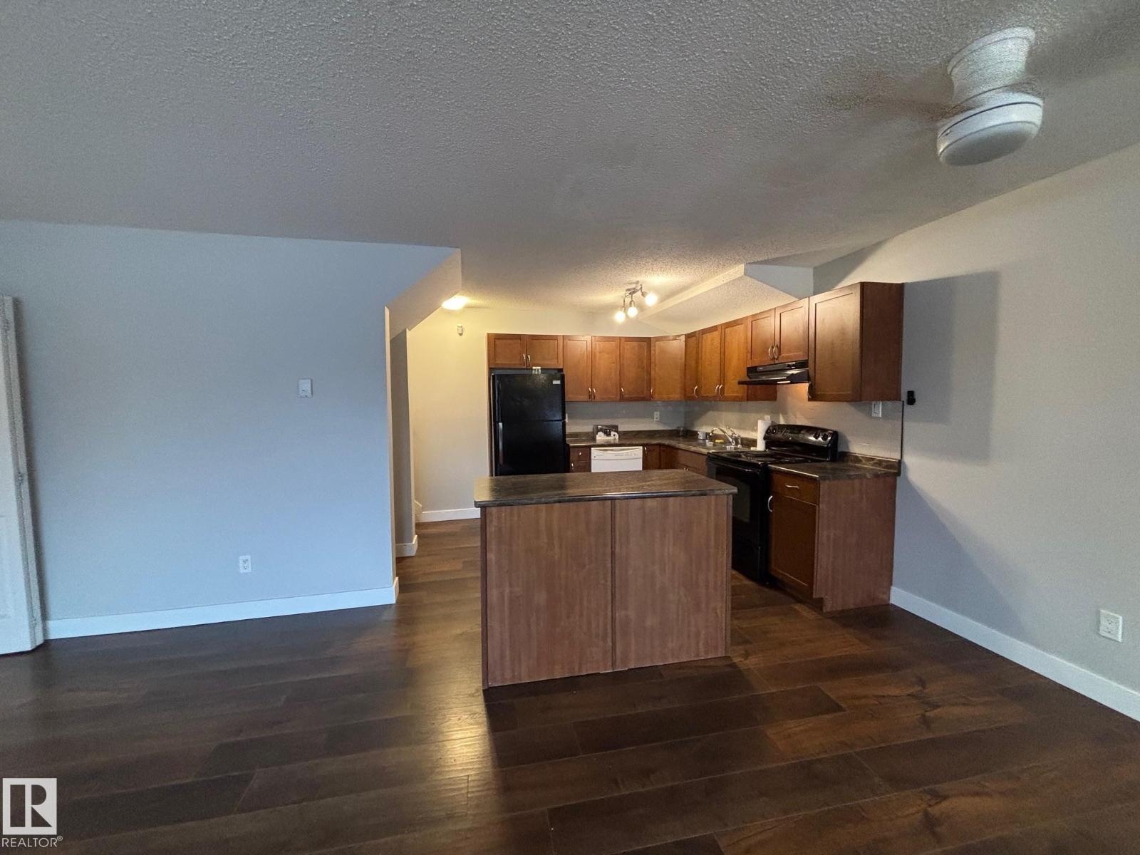 #40 13590 38 ST NW
