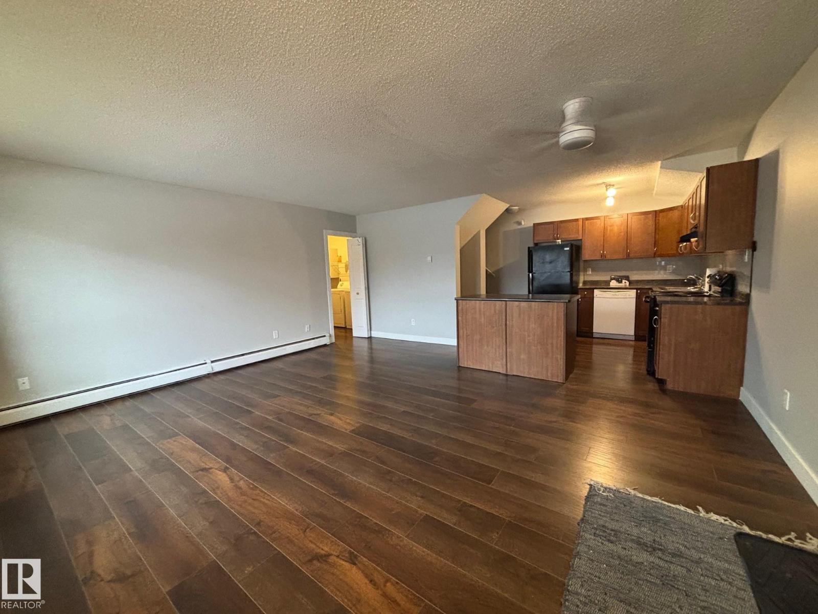 #40 13590 38 ST NW