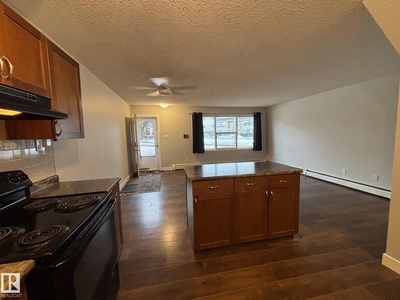 #40 13590 38 ST NW