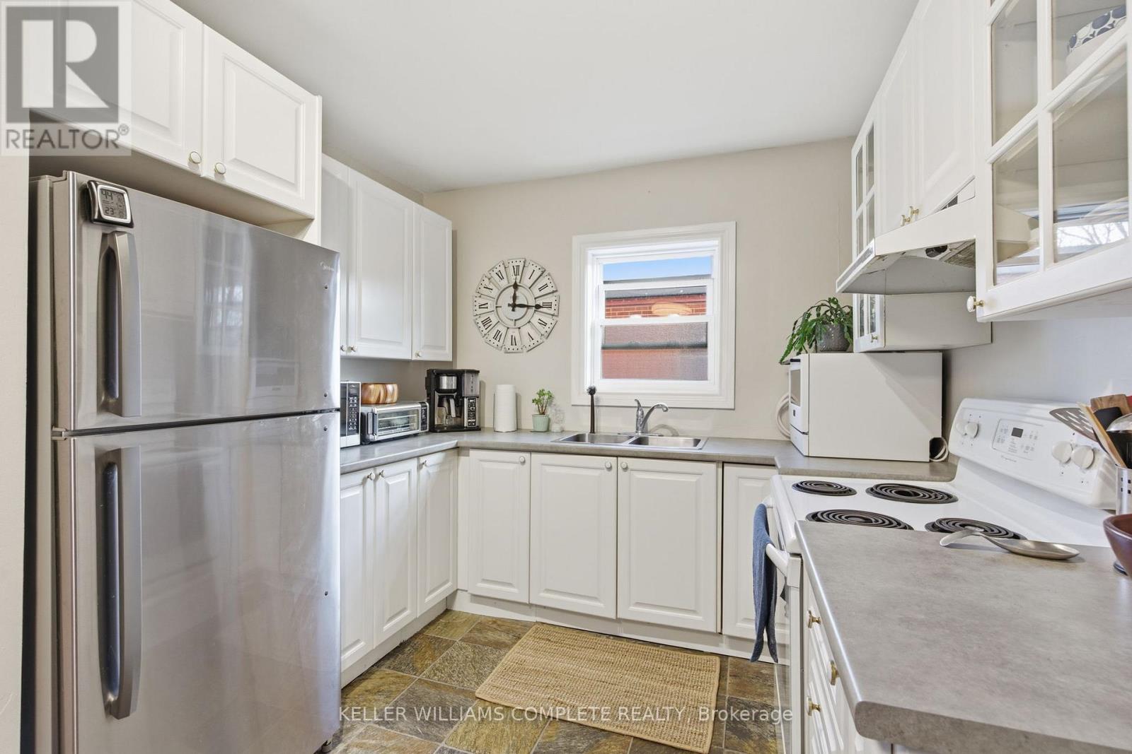 310 - 836 CONCESSION STREET