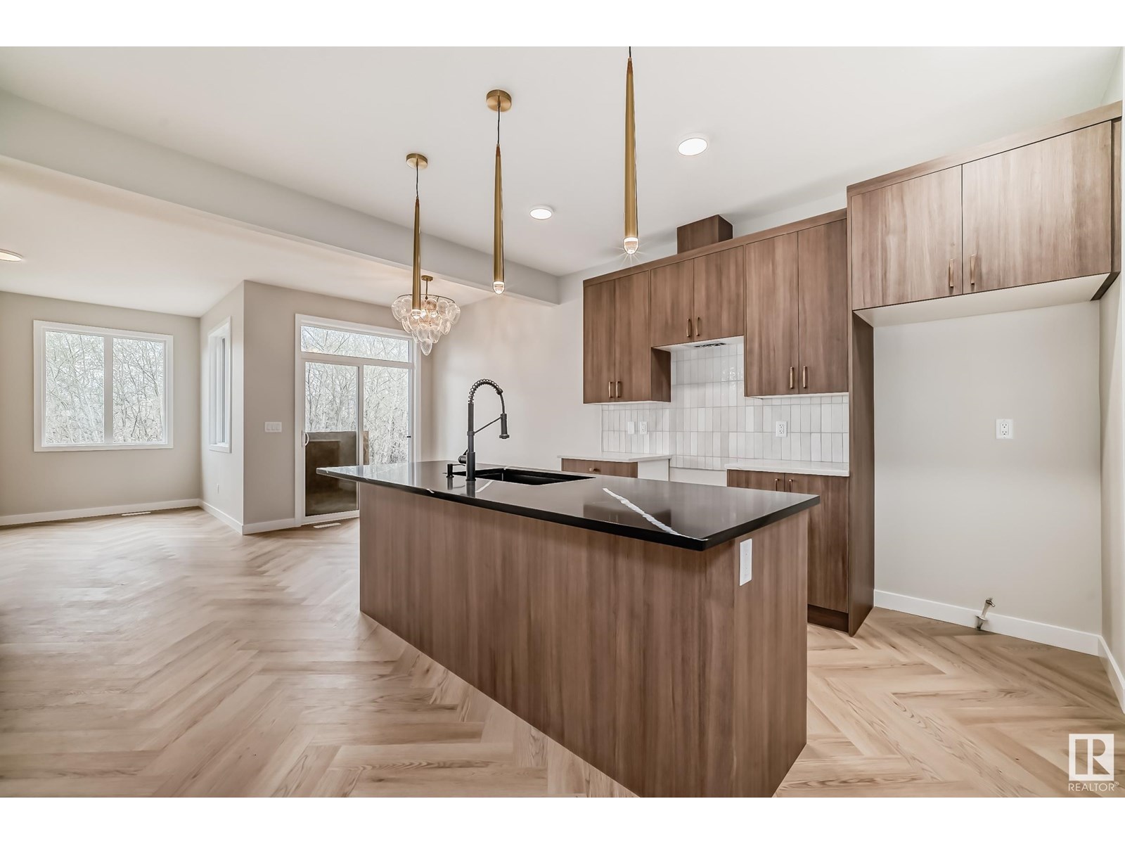 2909 65 ST SW
