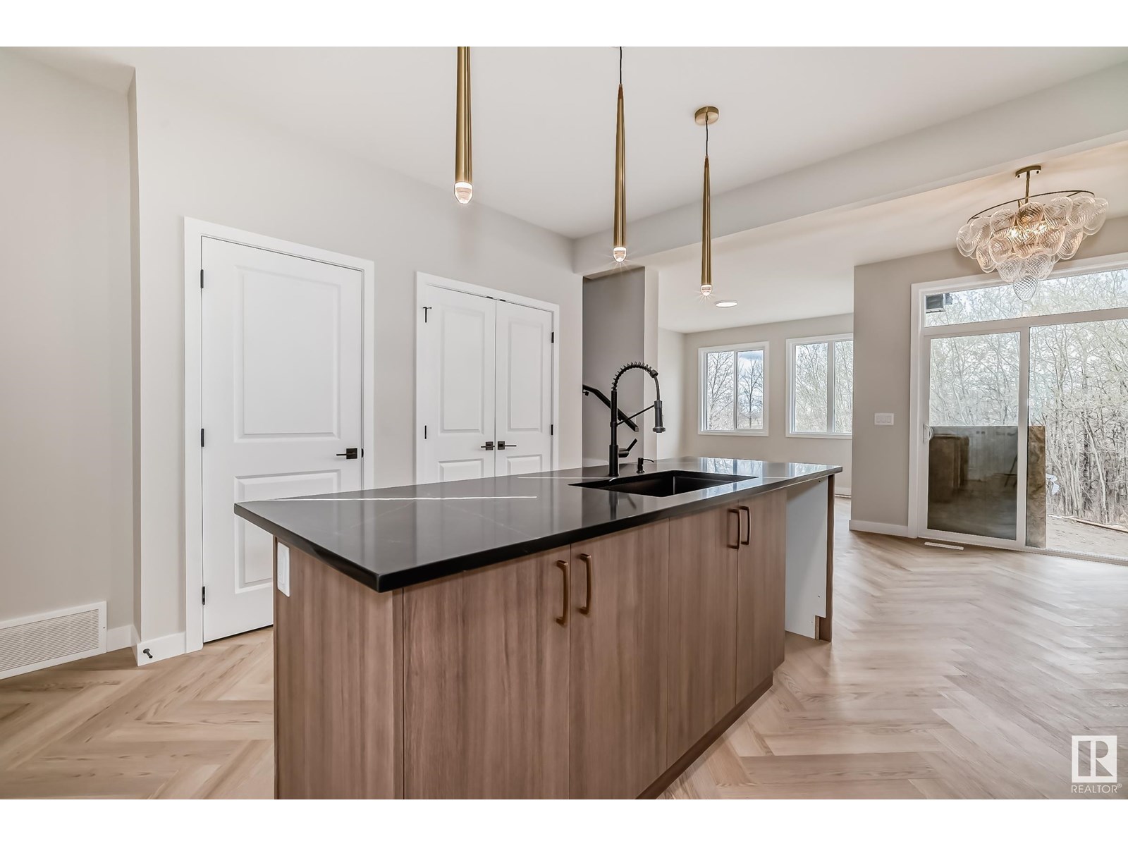 2909 65 ST SW