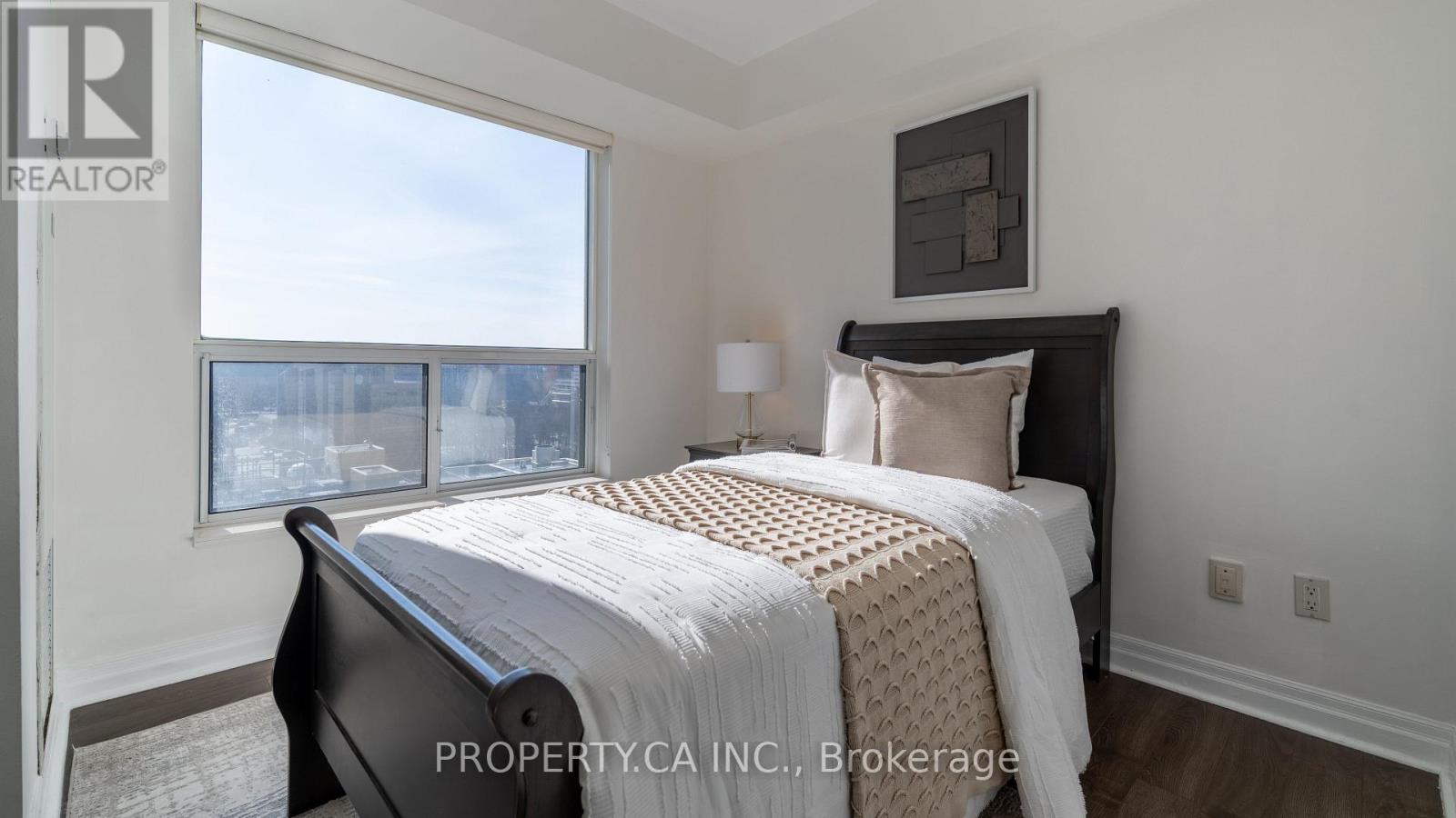 1115 - 188 DORIS AVENUE