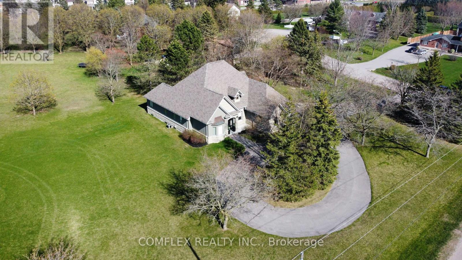 2 TAUNUS COURT