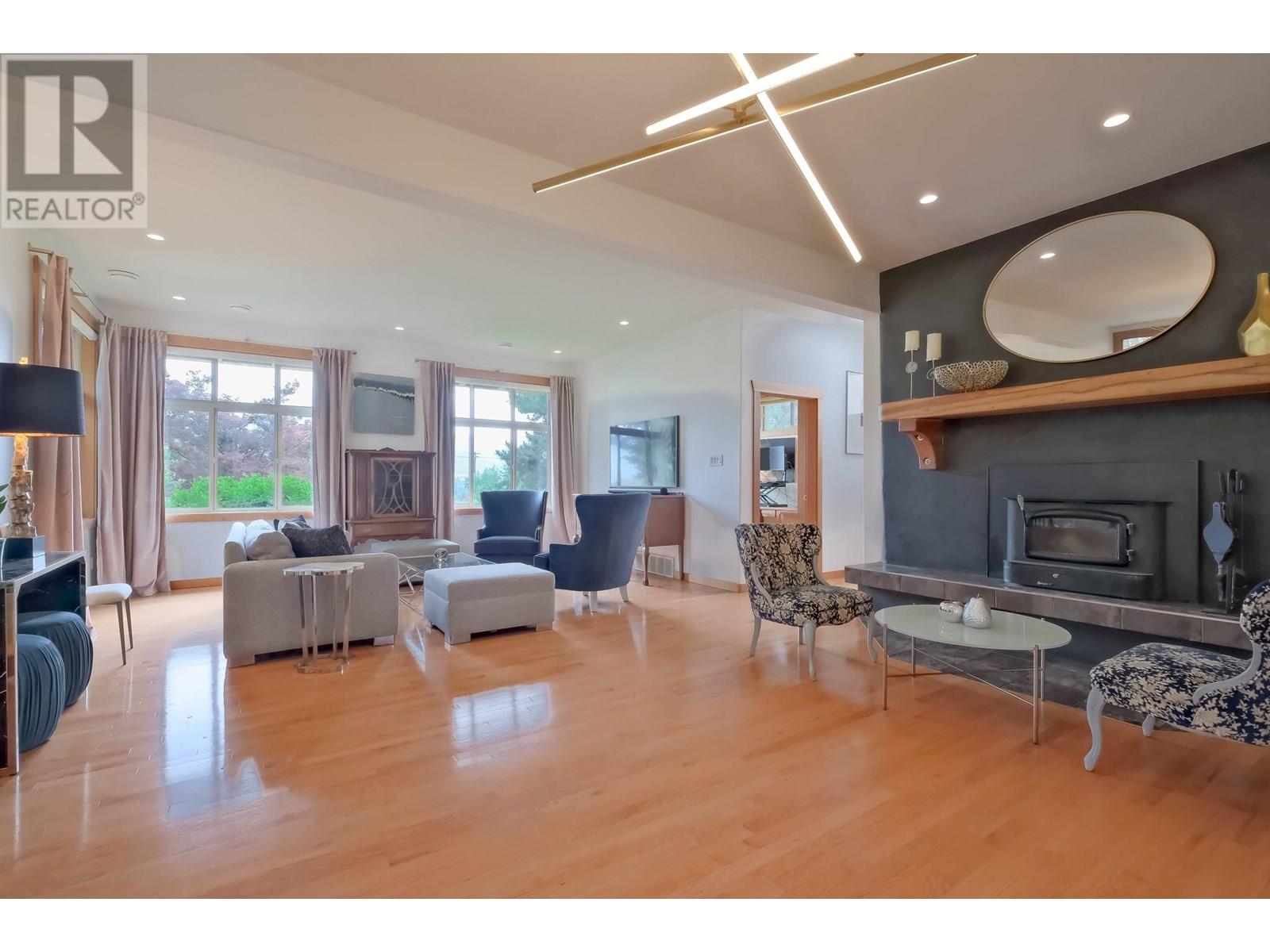 119 SUNGLO Drive