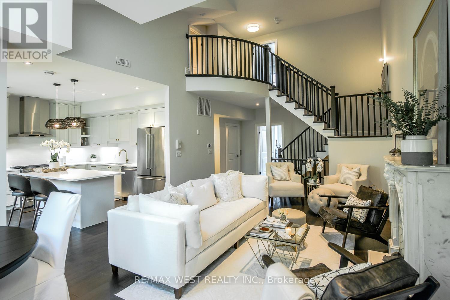 26 ABERDEEN LANE S