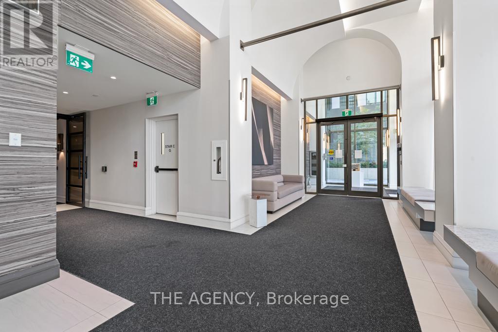 4506 - 39 ROEHAMPTON AVENUE