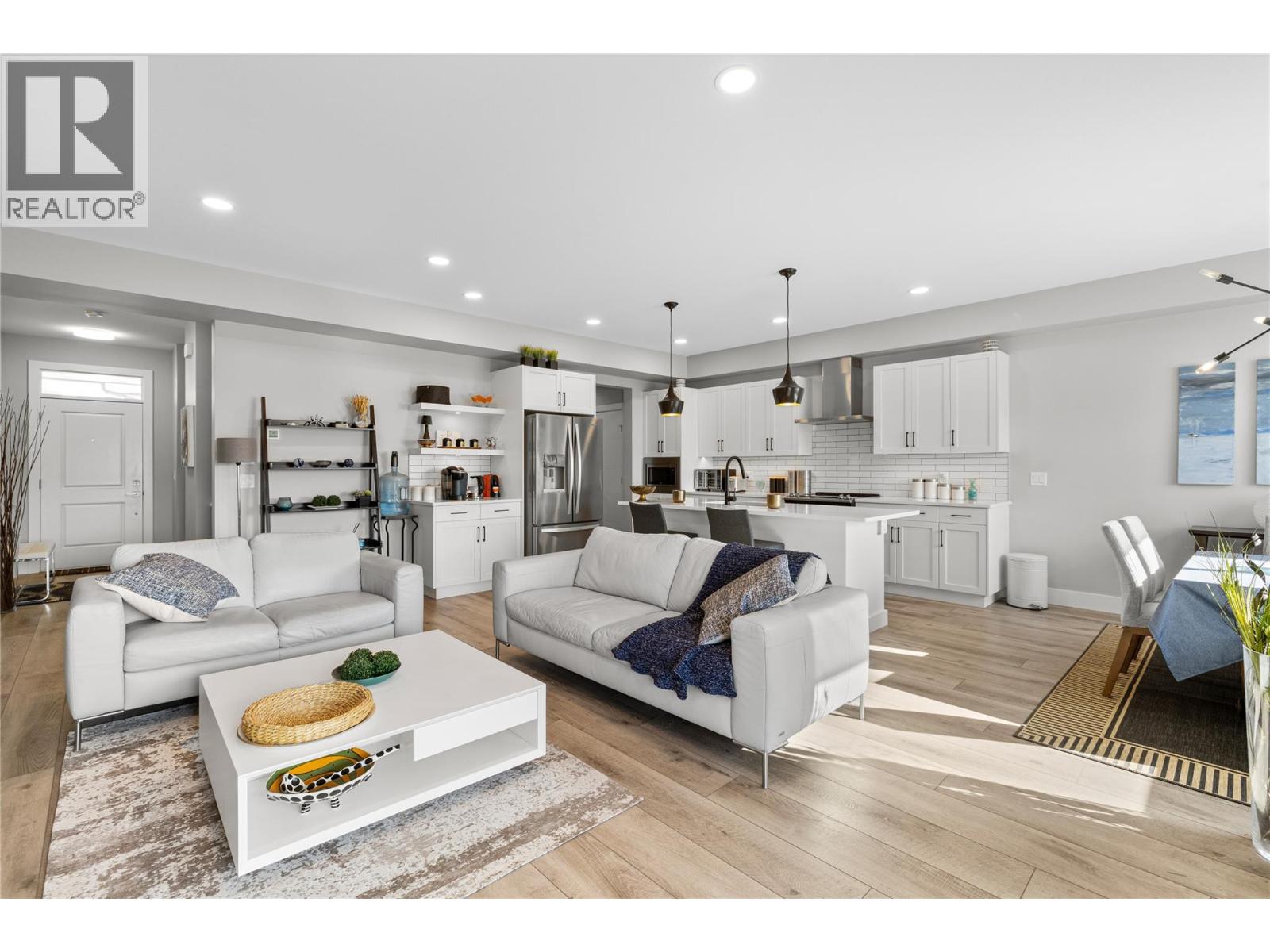 2353 Hawks Boulevard