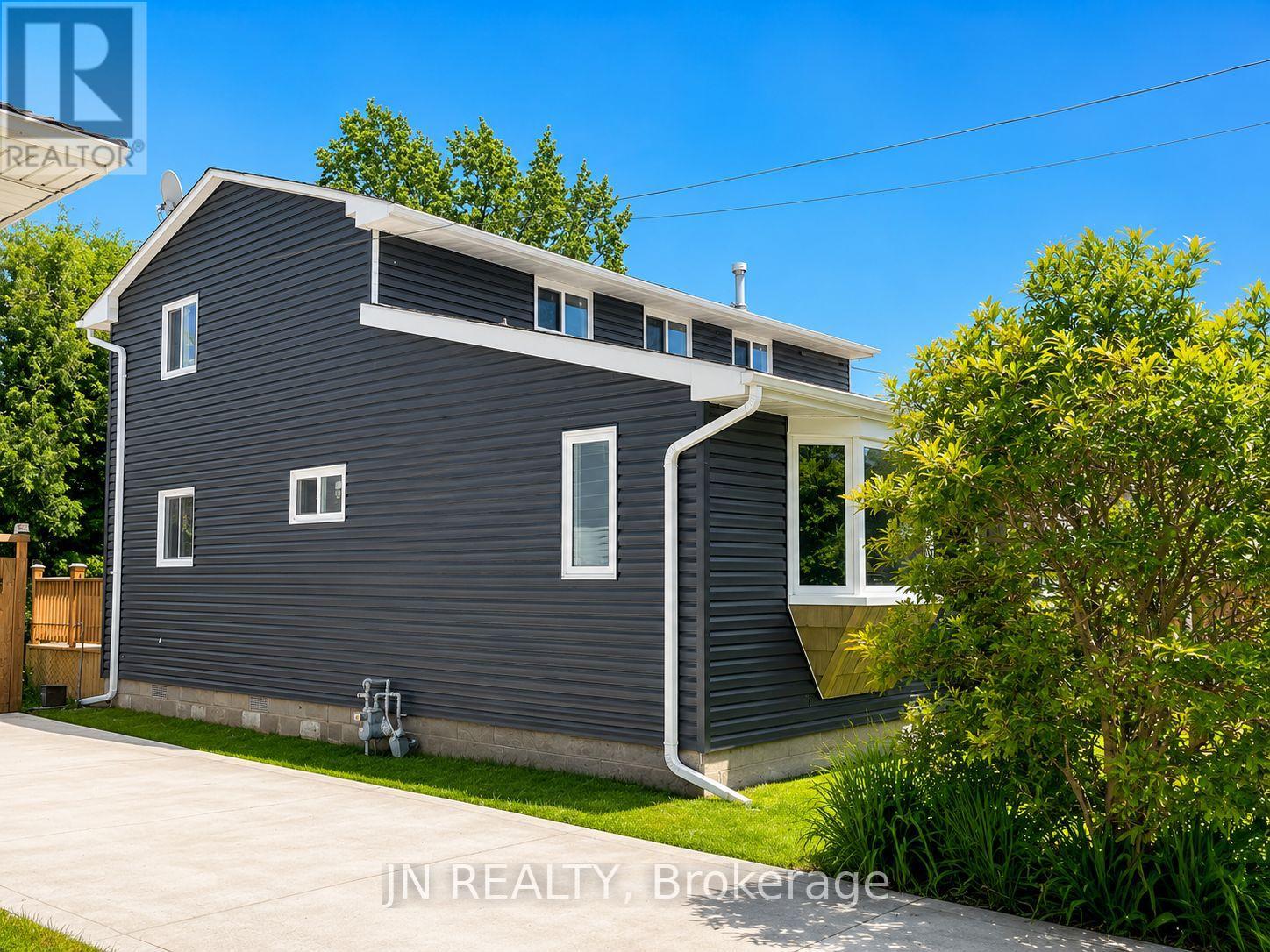 1962 FRANKLIN AVENUE W