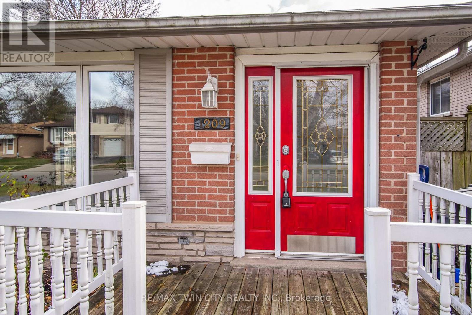 1209 VALENTINE DRIVE