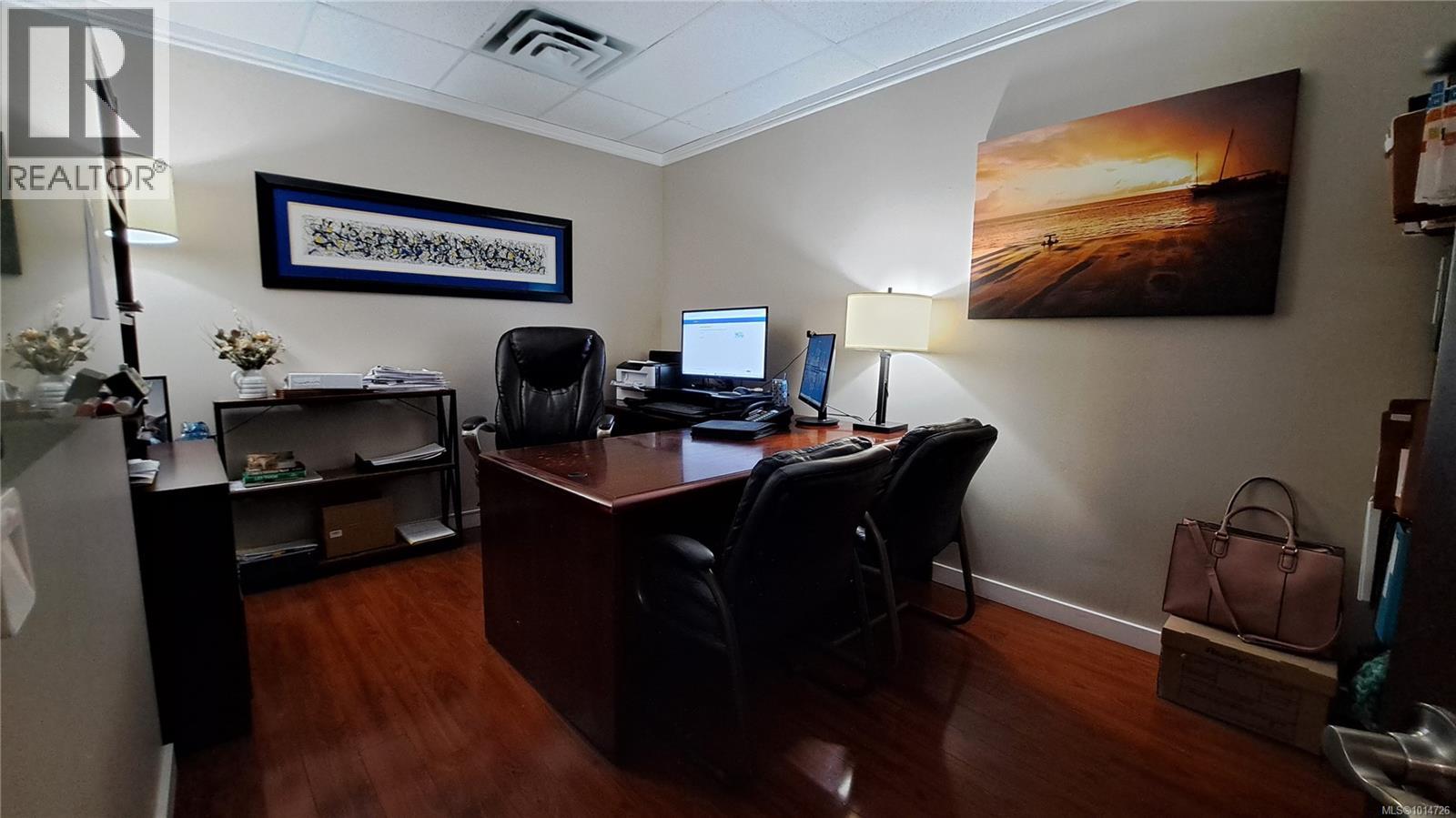 101 1625 Oak Bay Ave