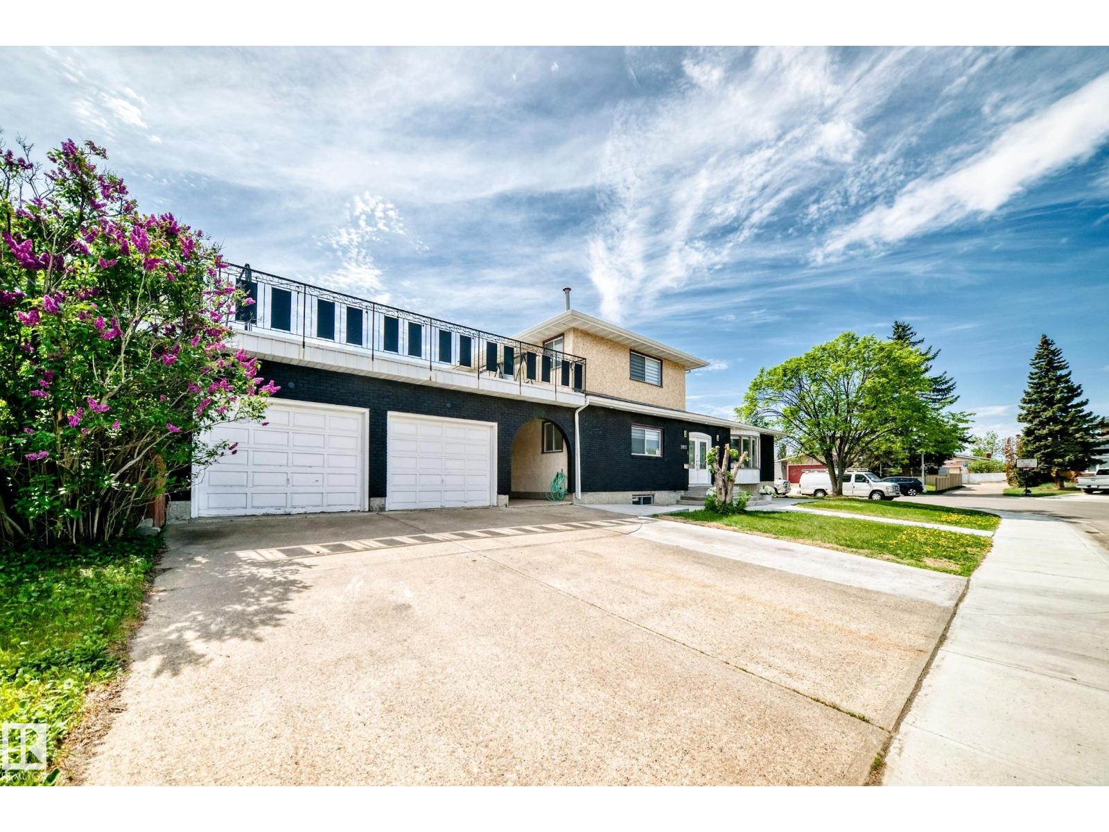 9815 159 AV NW