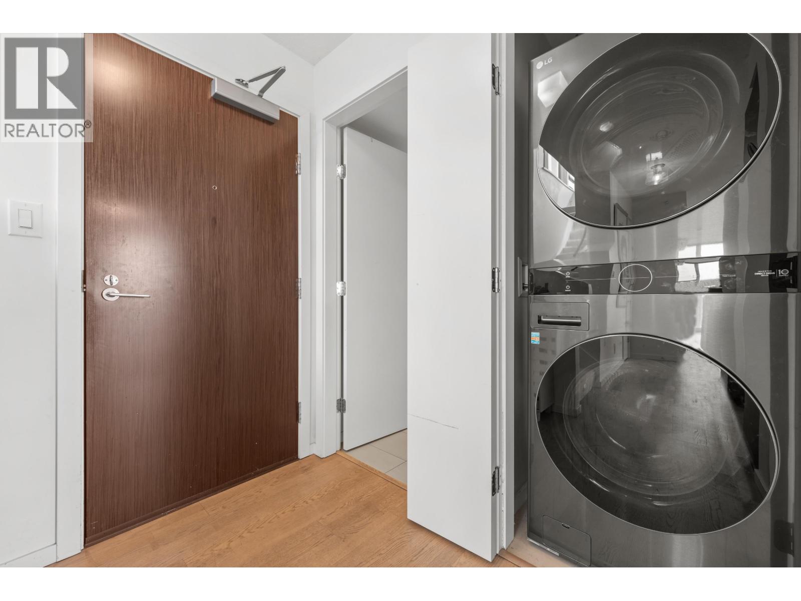 PH6 7988 ACKROYD ROAD