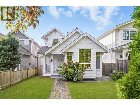 2411 GEORGE STREET North Vancouver BC V7P2N4