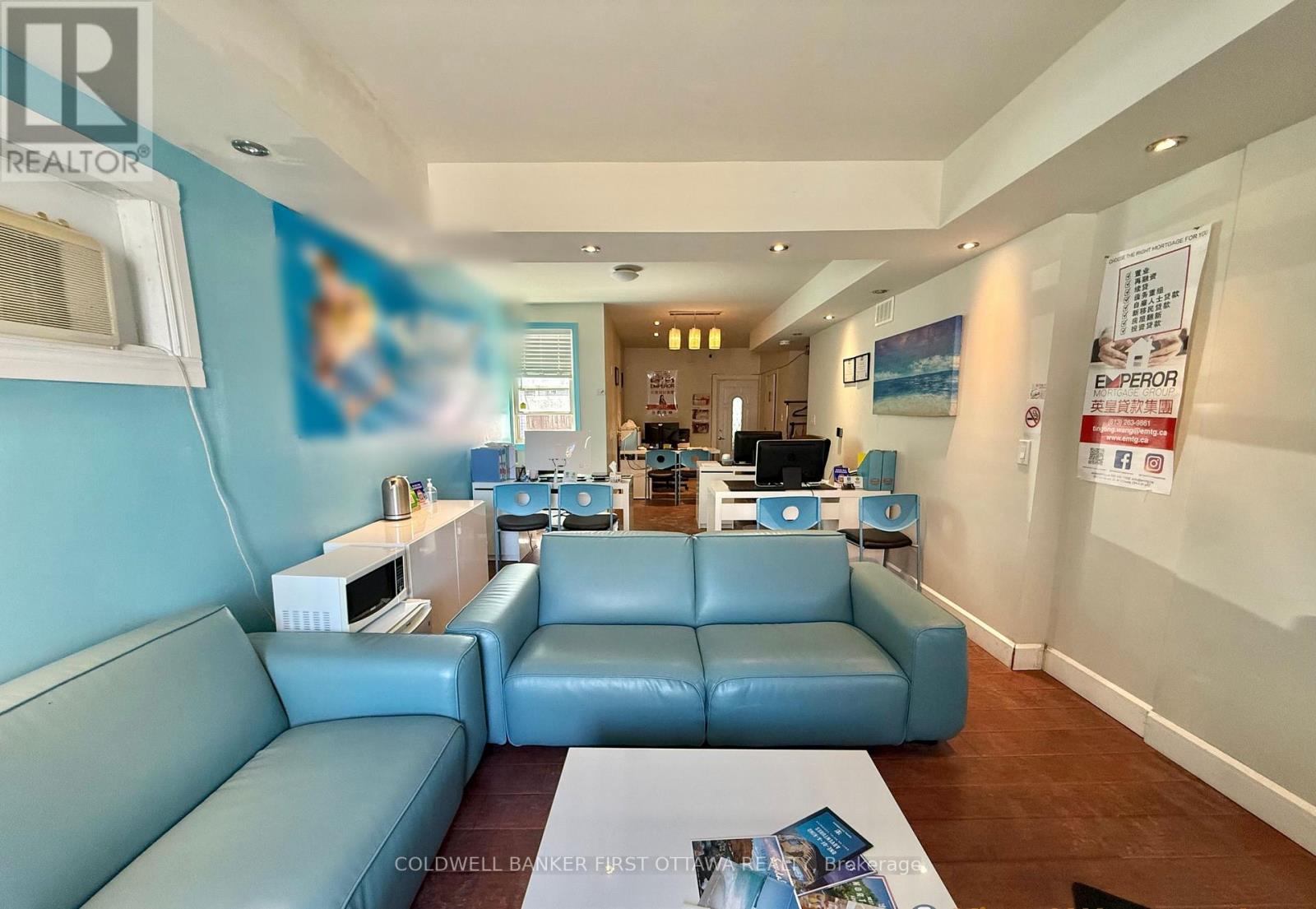 880 SOMERSET STREET W